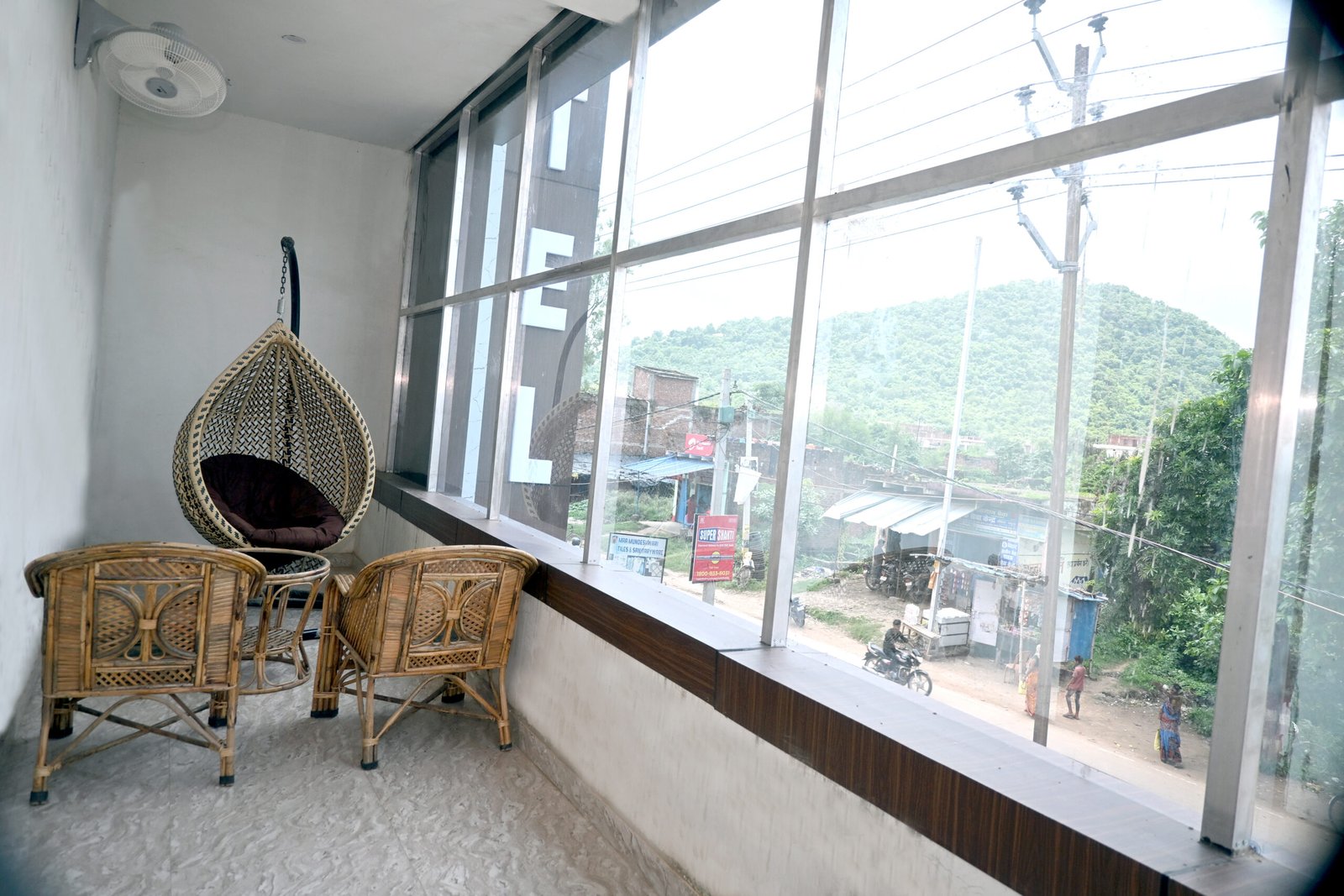 DSC_balcony 101.JPG (1)