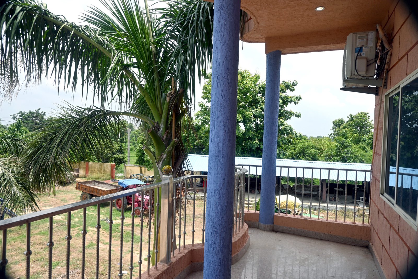 DSC_balcony 102.JPG (1)