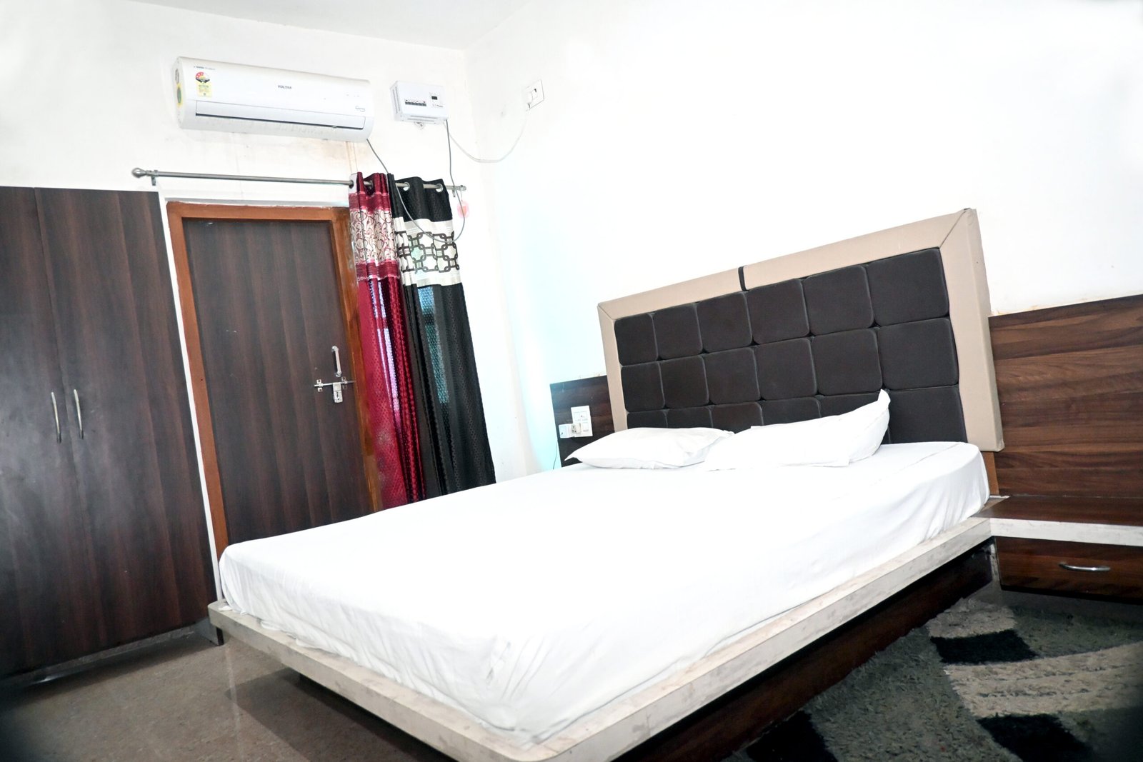 DSC_room 104.JPG (1)